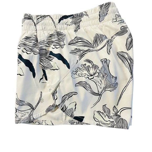 ATHLETA WOMEN’S WHITE & BLACK TROPICAL PATTERN ATHLETIC SHORTS SIZE SMALL - Picture 13 of 15